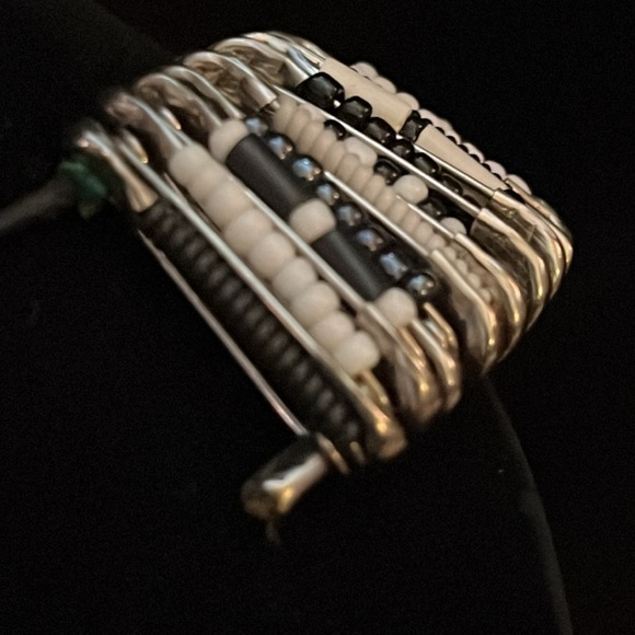 Modernistic safety pin and bead choker - Picture 8 of 9